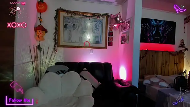 LauGrayJ online show from March 9, 9:35 am