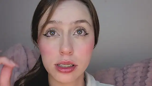 Snapshot of SofiaGc chatting on November 12, 4:02 am SofiaGc online show from November 12, 4:02 am