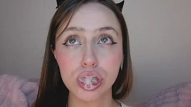 Snapshot of SofiaGc chatting on November 13, 4:44 am SofiaGc online show from November 13, 4:44 am