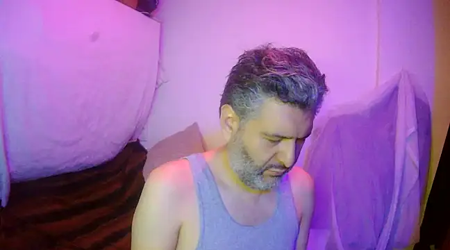 Snapshot of BushBator chatting on February 13, 7:56 am BushBator online show from February 13, 7:56 am