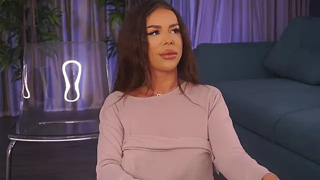 Snapshot of MissKiarra chatting on January 12, 5:13 am MissKiarra online show from January 12, 5:13 am