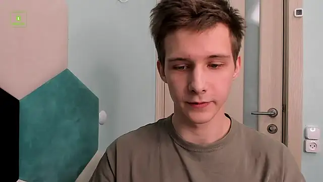 Snapshot of MarkGWalker chatting on December 18, 2:17 pm MarkGWalker online show from December 18, 2:17 pm