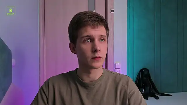 Snapshot of MarkGWalker chatting on December 25, 3:49 pm MarkGWalker online show from December 25, 3:49 pm