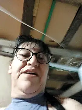 clarita 01 online show from October 14, 10:38 am