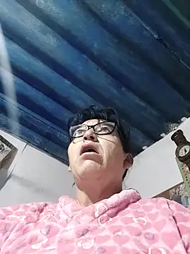 clarita 01 online show from April 12, 11:04 am