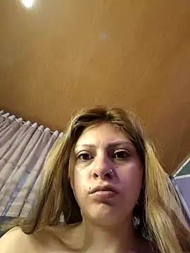 Snapshot of Emmily_Walker chatting on December 18, 1:06 pm Emmily Walker online show from December 18, 1:06 pm