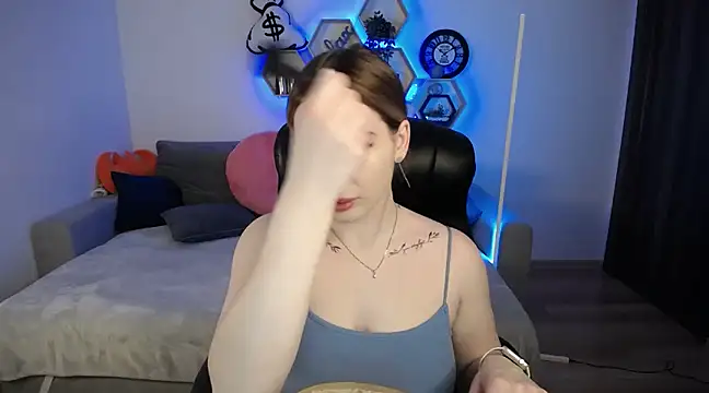 SabrinViolet online show from March 16, 9:05 am