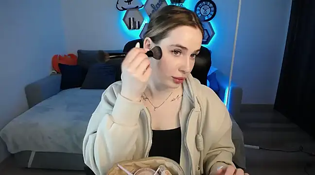 SabrinViolet online show from March 19, 9:06 am