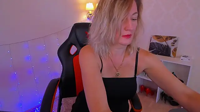 AriFleow online show from September 19, 12:17 pm