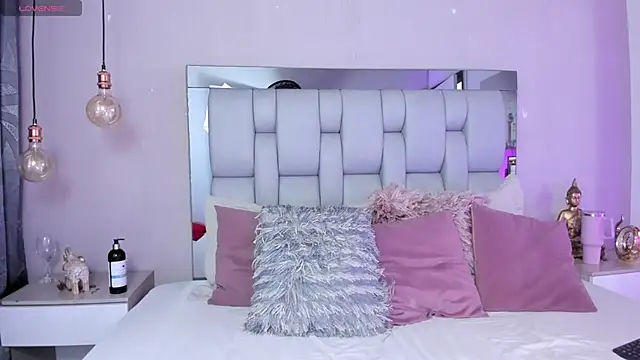 SusanBenett online show from October 12, 9:58 pm