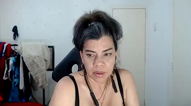 vikyadams online show from February 26, 11:37 pm