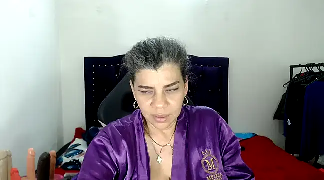 vikyadams online show from March 19, 11:50 am