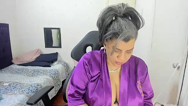 vikyadams online show from October 23, 10:25 am