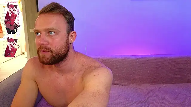 Snapshot of MaxMia chatting on January 5, 7:28 am MaxMia online show from January 5, 7:28 am