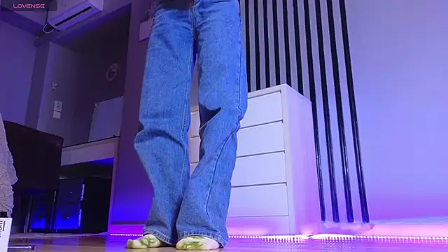 tinki winkii online show from February 3, 11:36 pm