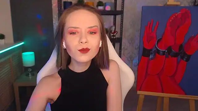 Snapshot of FascinatingEyess chatting on December 7, 6:48 pm FascinatingEyess online show from December 7, 6:48 pm