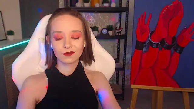 Snapshot of FascinatingEyess chatting on December 7, 9:55 pm FascinatingEyess online show from December 7, 9:55 pm