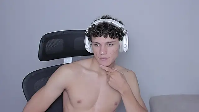 laurent nova online show from October 6, 3:04 am