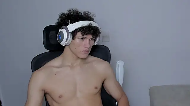 laurent nova online show from November 8, 8:03 am