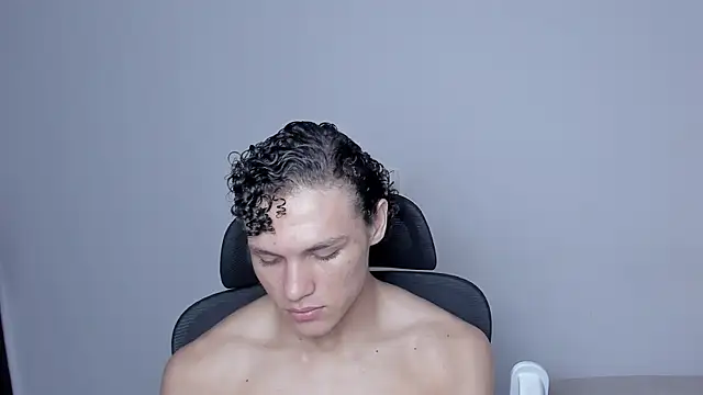 laurent nova online show from November 17, 8:25 pm