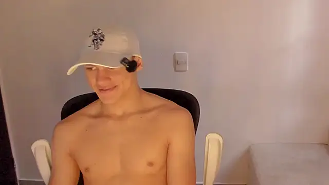 laurent nova online show from January 11, 8:03 pm