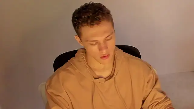 laurent nova online show from February 10, 6:45 pm