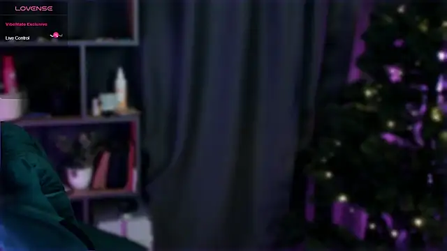 Snapshot of The_Full_Red_Moon chatting on December 9, 2:28 pm The Full Red Moon online show from December 9, 2:28 pm