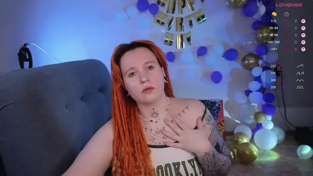 Snapshot of The_Full_Red_Moon chatting on October 19, 12:06 pm The Full Red Moon online show from October 19, 12:06 pm