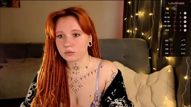 Snapshot of The_Full_Red_Moon chatting on December 3, 9:51 am The Full Red Moon online show from December 3, 9:51 am