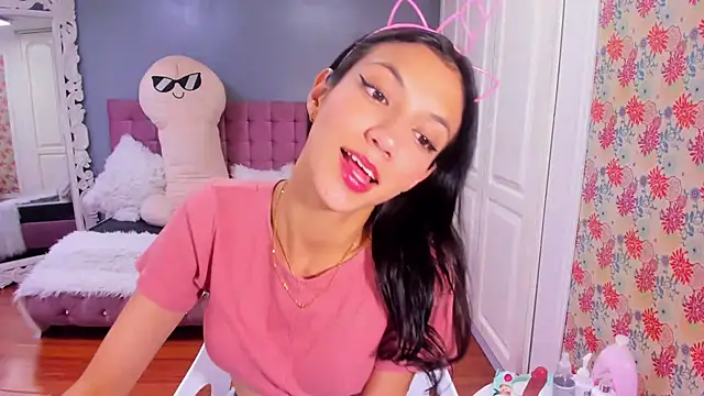 Iris Stone  online show from December 5, 8:00 pm