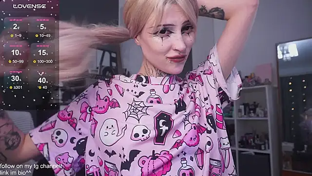 fraulein mooon online show from September 23, 8:12 pm