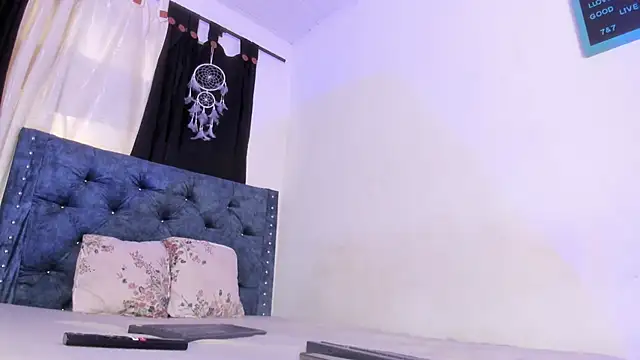 katia  dann online show from December 1, 8:36 pm