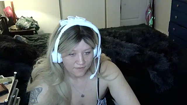 Snapshot of ziggyspice chatting on January 12, 7:11 am ziggyspice online show from January 12, 7:11 am