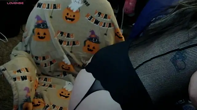 Snapshot of ziggyspice chatting on September 11, 7:58 pm ziggyspice online show from September 11, 7:58 pm