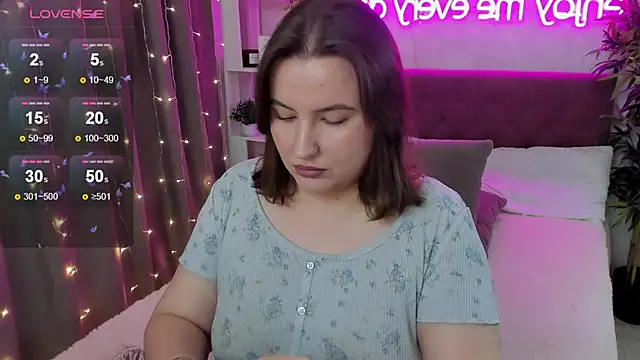 Snapshot of FeralPeach chatting on November 12, 5:08 am FeralPeach online show from November 12, 5:08 am