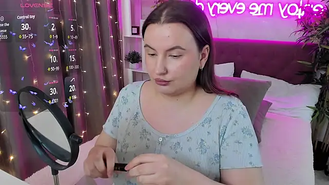 FeralPeach online show from February 19, 7:48 am