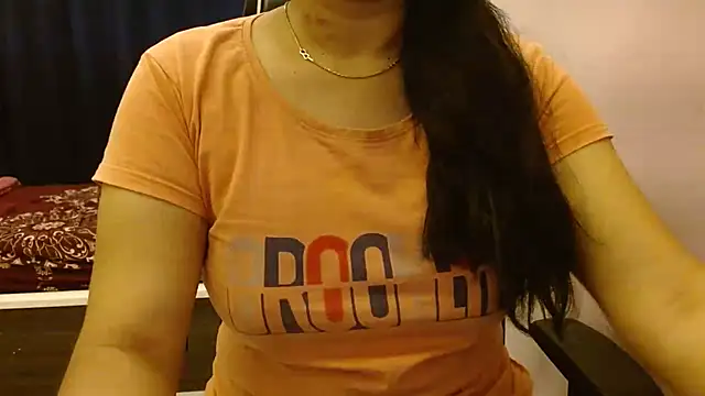 Snapshot of priya__81 chatting on January 17, 5:19 pm priya 81 online show from January 17, 5:19 pm