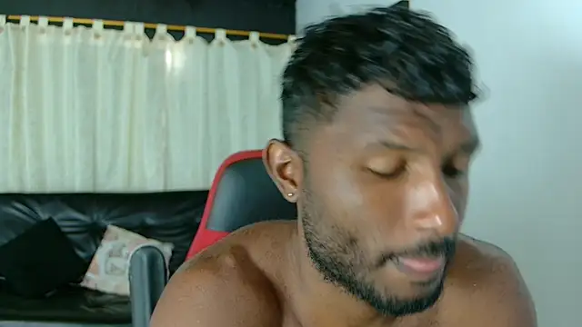 Snapshot of Black_indiian chatting on September 29, 3:17 pm Black indiian online show from September 29, 3:17 pm