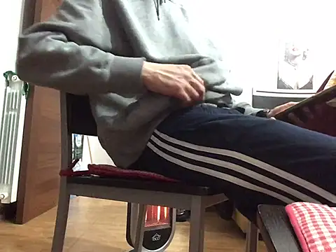 Snapshot of DragonPink chatting on December 31, 9:50 pm DragonPink online show from December 31, 9:50 pm