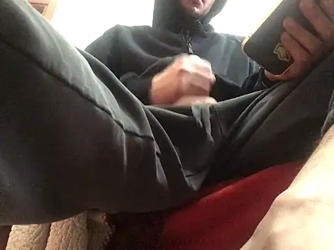 Snapshot of DragonPink chatting on January 5, 9:48 am DragonPink online show from January 5, 9:48 am