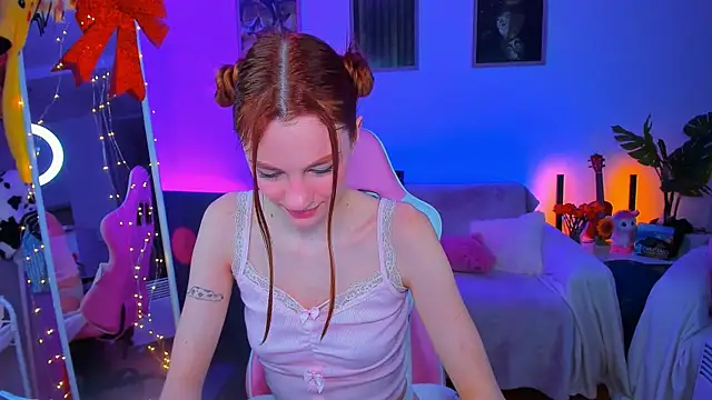 Snapshot of Alyssa_Smitt chatting on February 10, 2:30 am Alyssa Smitt online show from February 10, 2:30 am