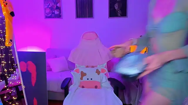 Snapshot of Alyssa_Smitt chatting on October 27, 6:45 pm Alyssa Smitt online show from October 27, 6:45 pm