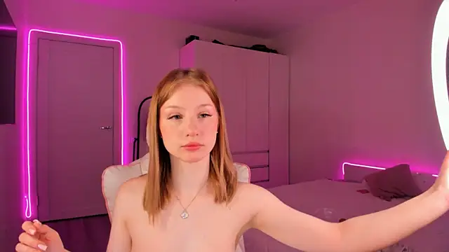 Snapshot of Eva_Davi chatting on February 7, 1:58 am Eva Davi online show from February 7, 1:58 am