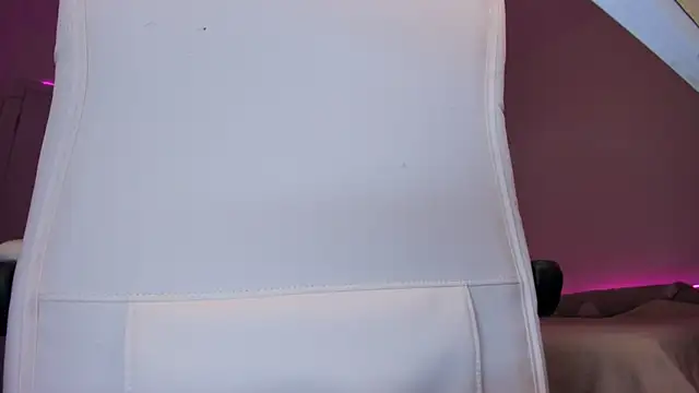 Snapshot of Eva_Davi chatting on March 4, 2:06 am Eva Davi online show from March 4, 2:06 am