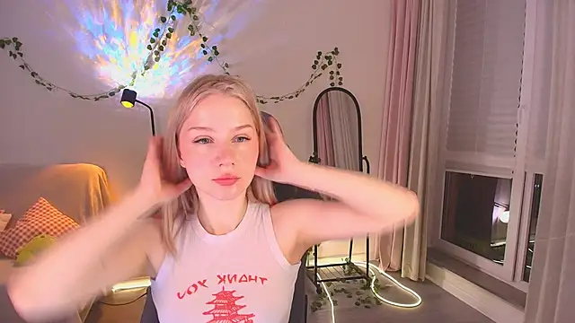 Snapshot of Eva_Davi chatting on November 5, 2:22 am Eva Davi online show from November 5, 2:22 am