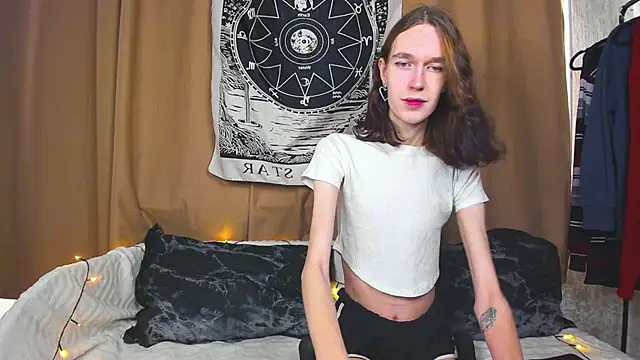 Snapshot of Calvin_and_Kevin chatting on March 11, 4:43 am Calvin and Kevin online show from March 11, 4:43 am