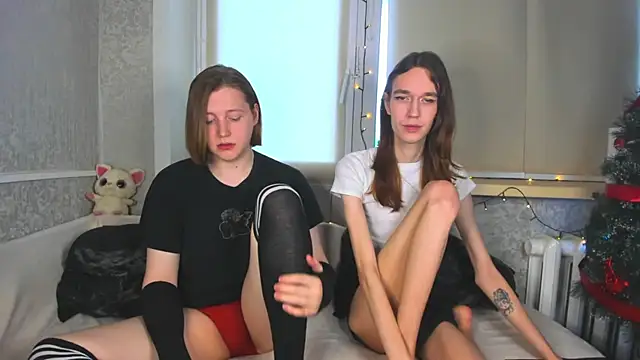 Snapshot of Calvin_and_Kevin chatting on December 17, 5:46 am Calvin and Kevin online show from December 17, 5:46 am