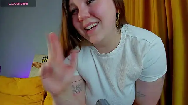 Snapshot of Ruth_Oliver chatting on January 18, 1:08 am Ruth Oliver online show from January 18, 1:08 am