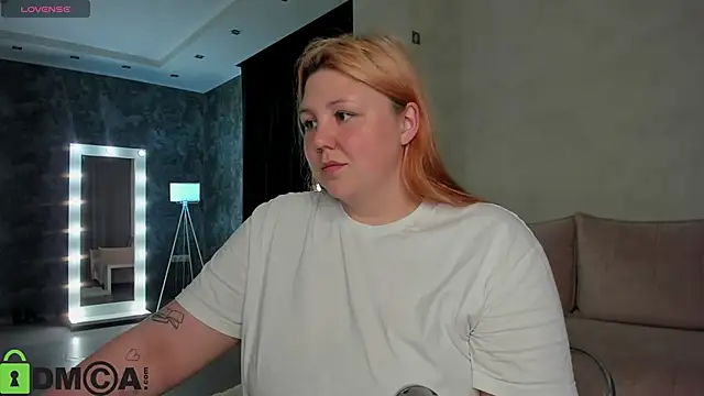 Snapshot of Ruth_Oliver chatting on September 28, 12:05 am Ruth Oliver online show from September 28, 12:05 am