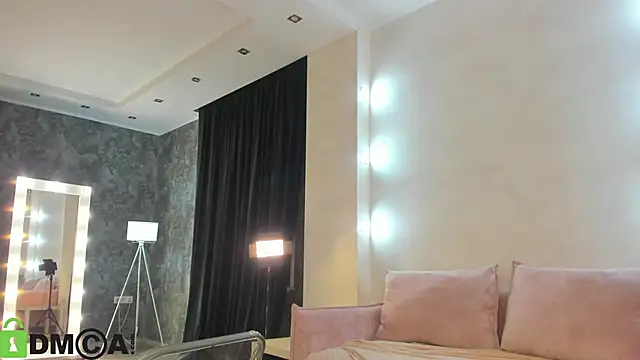 Snapshot of Ruth_Oliver chatting on October 19, 12:44 am Ruth Oliver online show from October 19, 12:44 am